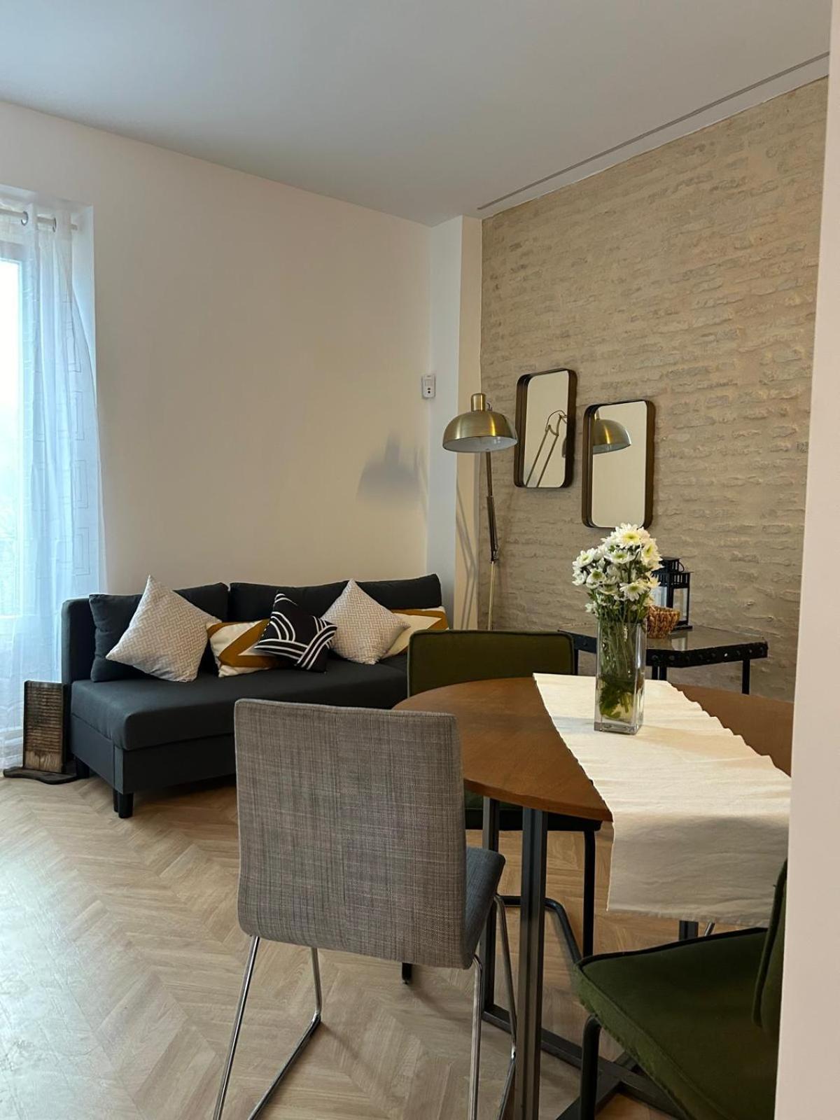 Center Apartment Fully Eqquiped Opcional Breakfast Sevilla Buitenkant foto